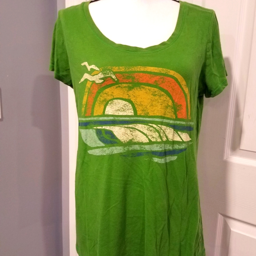 MOSSIMO U-SHAPE COLLAR CASUAL FIT TSHIRT. BEAUTIFUL GREEN COLOR. SIZE LX.